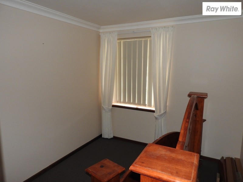 17 Jade Street, Mount Richon WA 6112