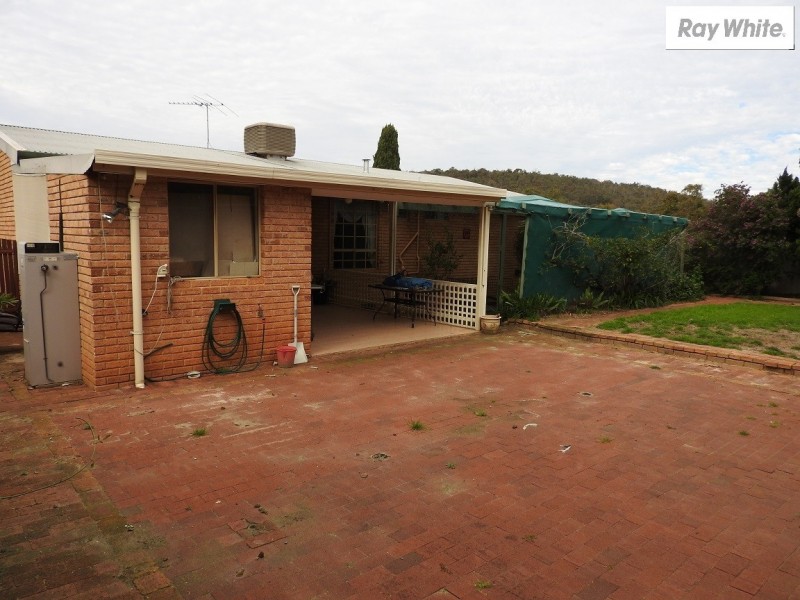 17 Jade Street, Mount Richon WA 6112