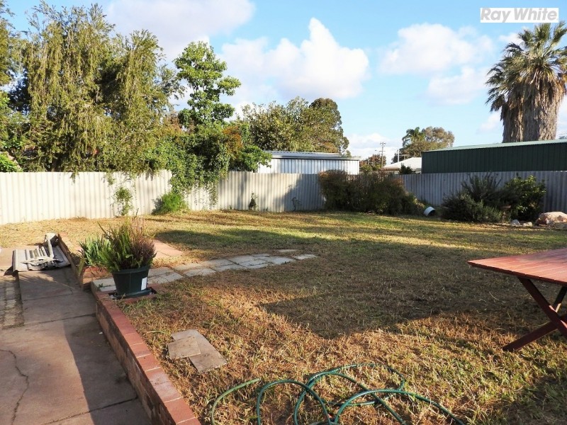 16 Stott Close, Armadale WA 6112