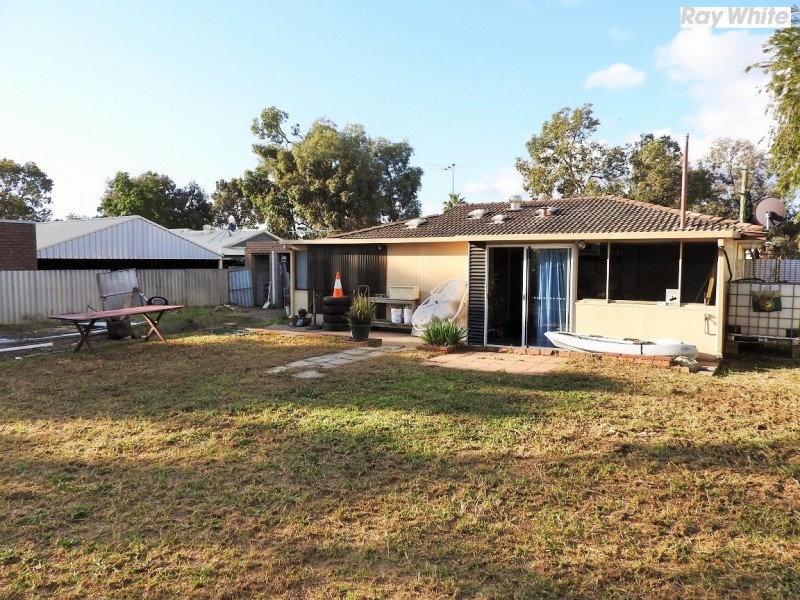 16 Stott Close, Armadale WA 6112