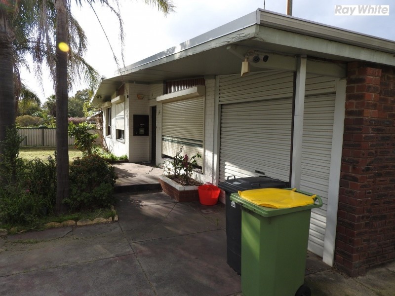 12 Aston Way, Gosnells WA 6110