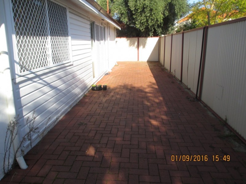 100 Gladstone Road, Rivervale WA 6103