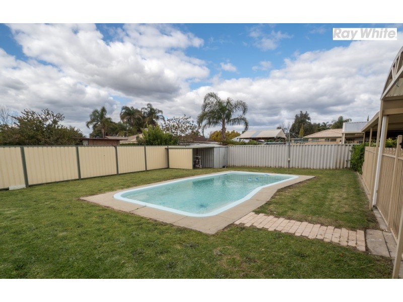 20 Candish Grove, Seville Grove WA 6112