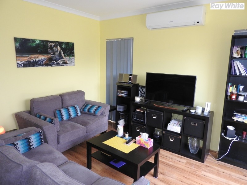 8b Calvert Loop, Hilbert WA 6112