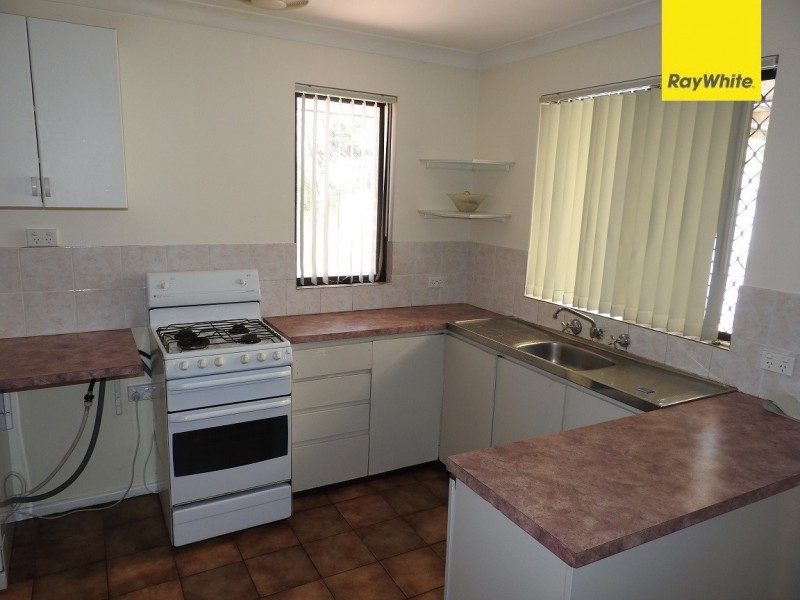 18 Gascoyne Drive, Gosnells WA 6110