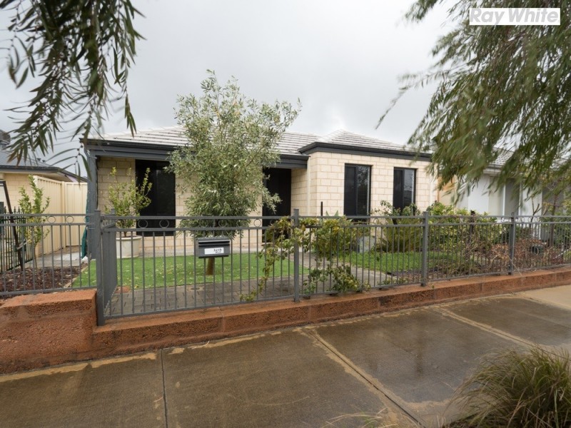 73 Cilantro Parkway, Seville Grove WA 6112