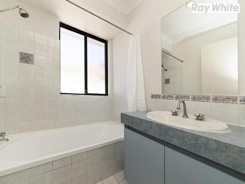 4 Hastie Close, Brookdale WA 6112