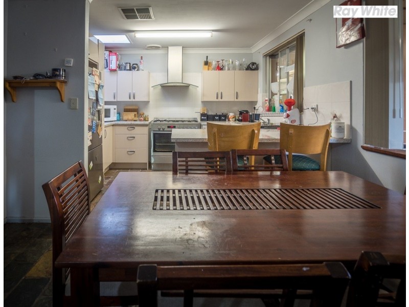 3 Silver Mallee Close, Camillo WA 6111