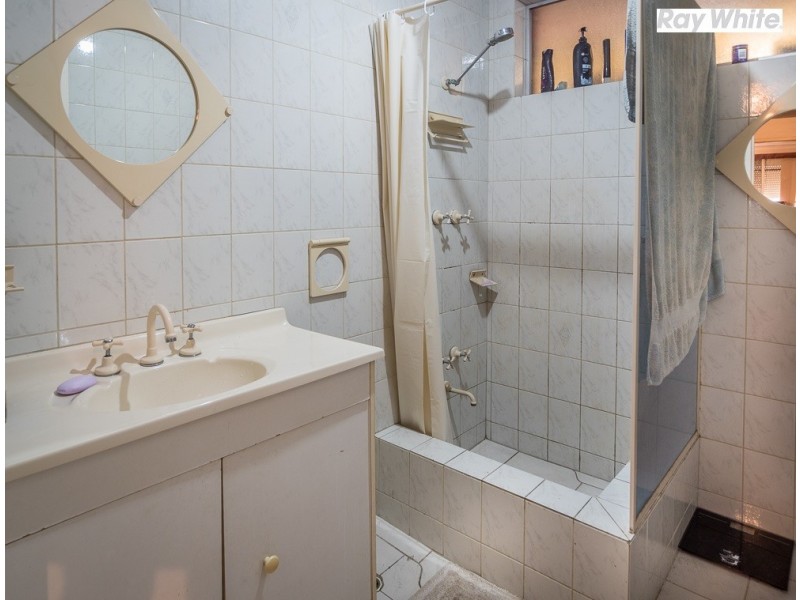 3 Silver Mallee Close, Camillo WA 6111