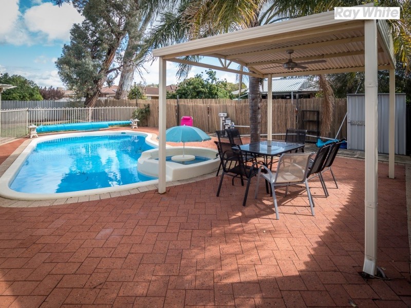 3 Silver Mallee Close, Camillo WA 6111