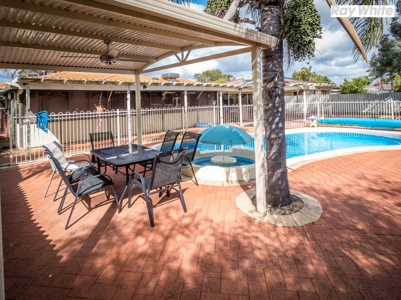 3 Silver Mallee Close, Camillo WA 6111