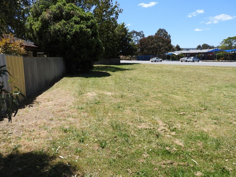 16 Numulgi Street, Armadale WA 6112
