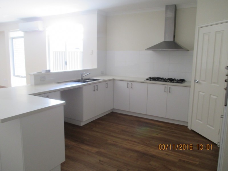 11 Casitas Street, Champion Lakes WA 6111