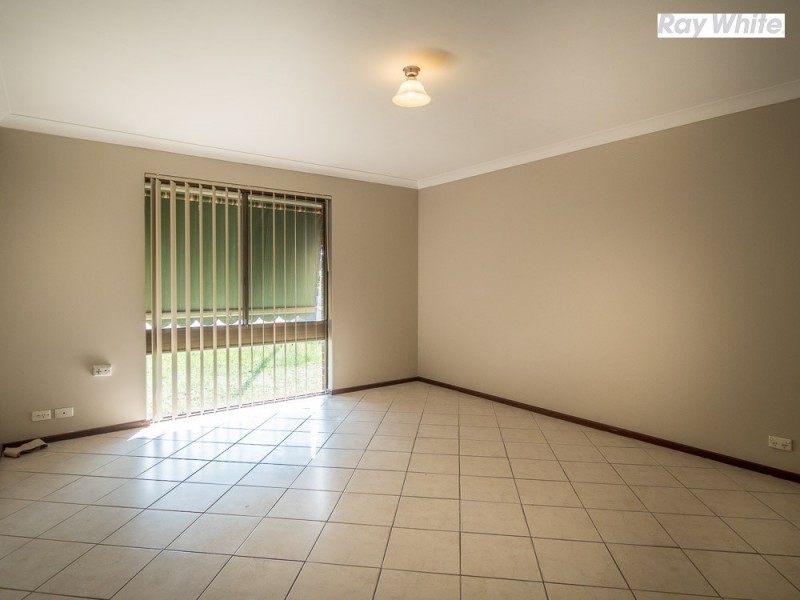 12 Silver Mallee Close, Camillo WA 6111