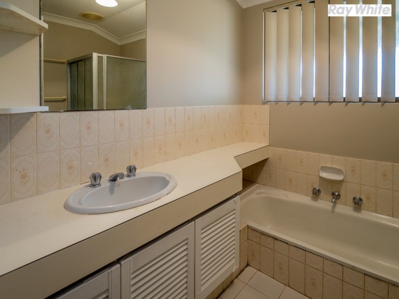 12 Silver Mallee Close, Camillo WA 6111