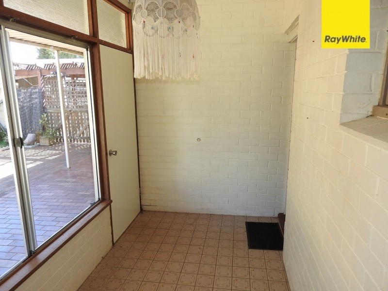 5 Lefroy Road, Mount Nasura WA 6112