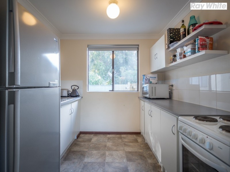 4 Erica Street, Kelmscott WA 6111