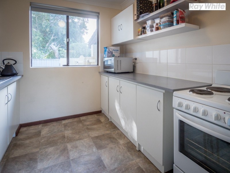 4 Erica Street, Kelmscott WA 6111