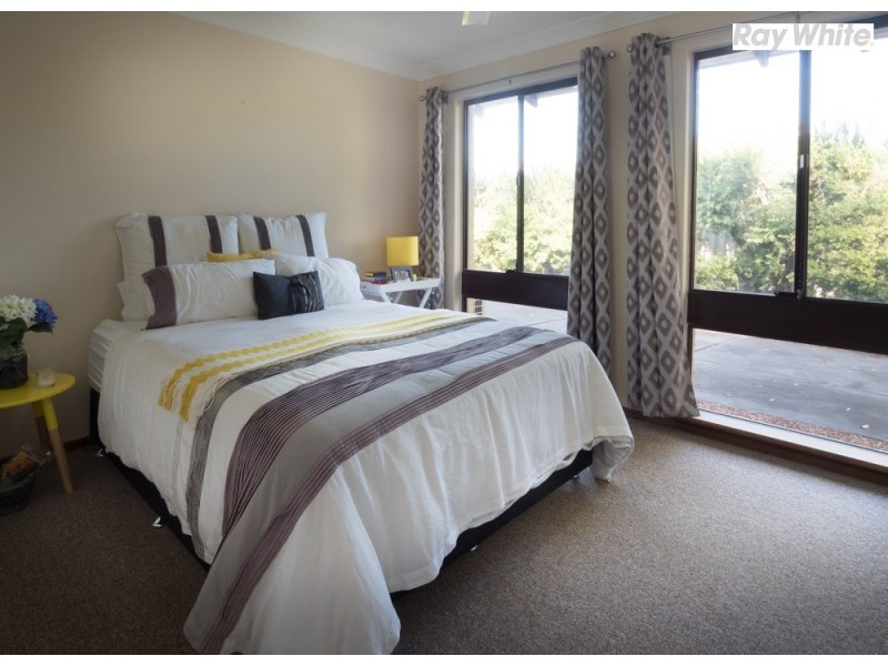 4 Erica Street, Kelmscott WA 6111