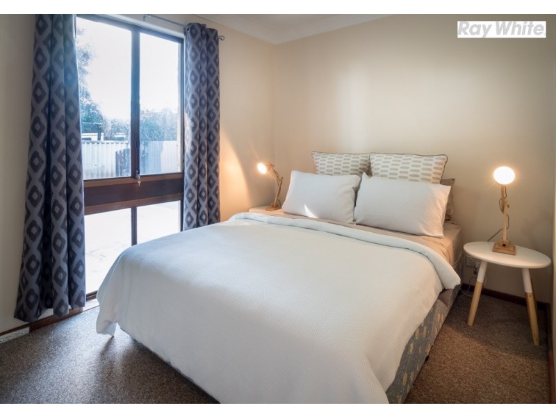 4 Erica Street, Kelmscott WA 6111