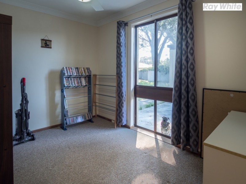 4 Erica Street, Kelmscott WA 6111