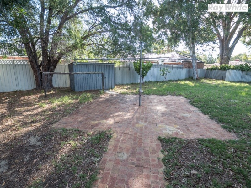 4 Erica Street, Kelmscott WA 6111