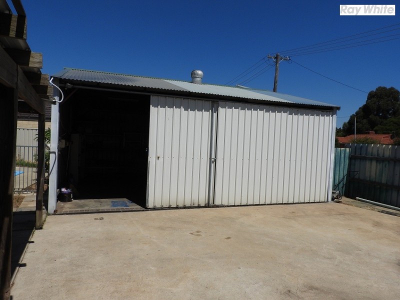 1 Briggs Place, Armadale WA 6112