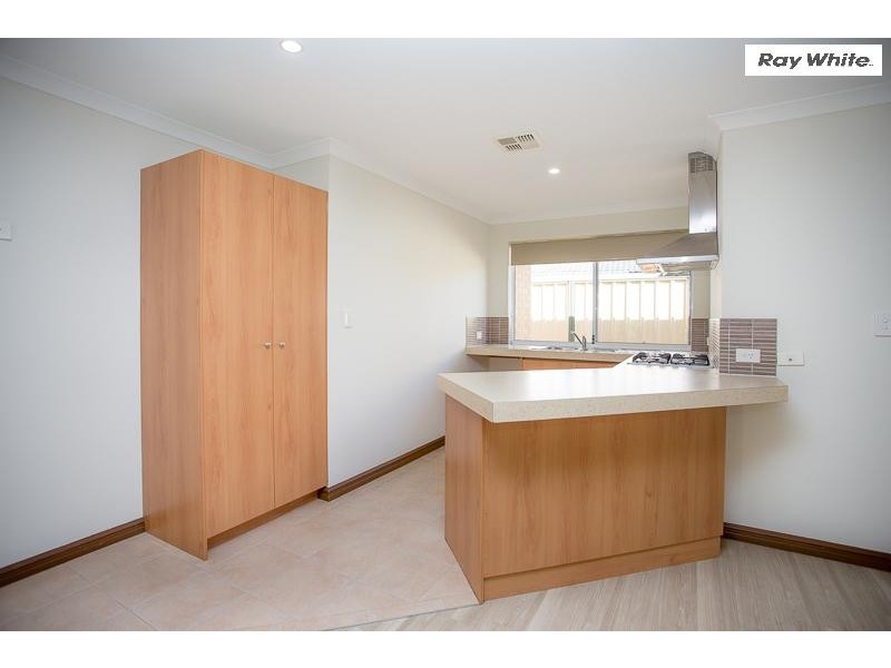 8a Woburn Way, Kelmscott WA 6111