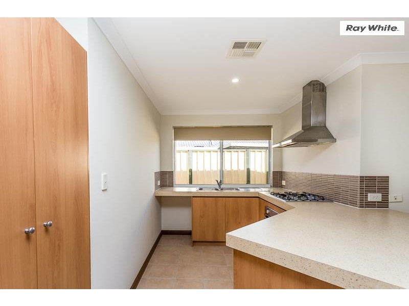 8a Woburn Way, Kelmscott WA 6111