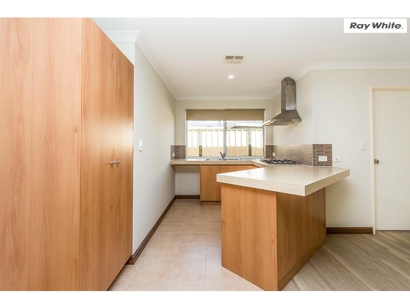 8a Woburn Way, Kelmscott WA 6111
