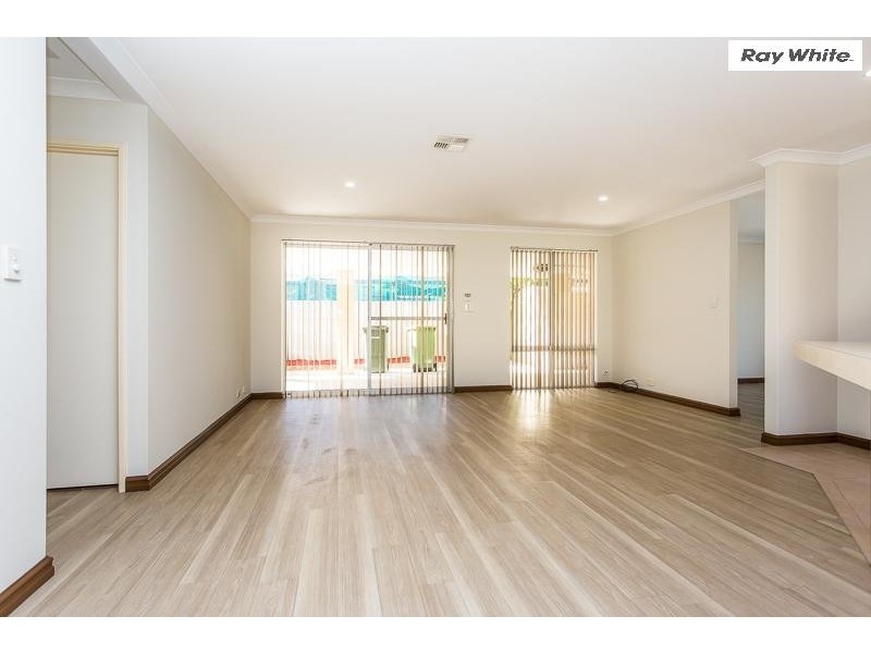 8a Woburn Way, Kelmscott WA 6111