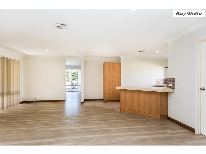 8a Woburn Way, Kelmscott WA 6111