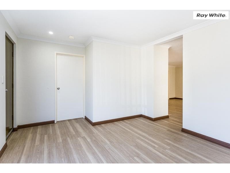 8a Woburn Way, Kelmscott WA 6111