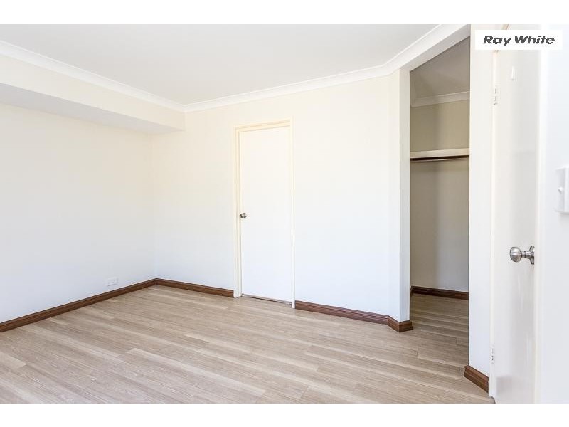 8a Woburn Way, Kelmscott WA 6111