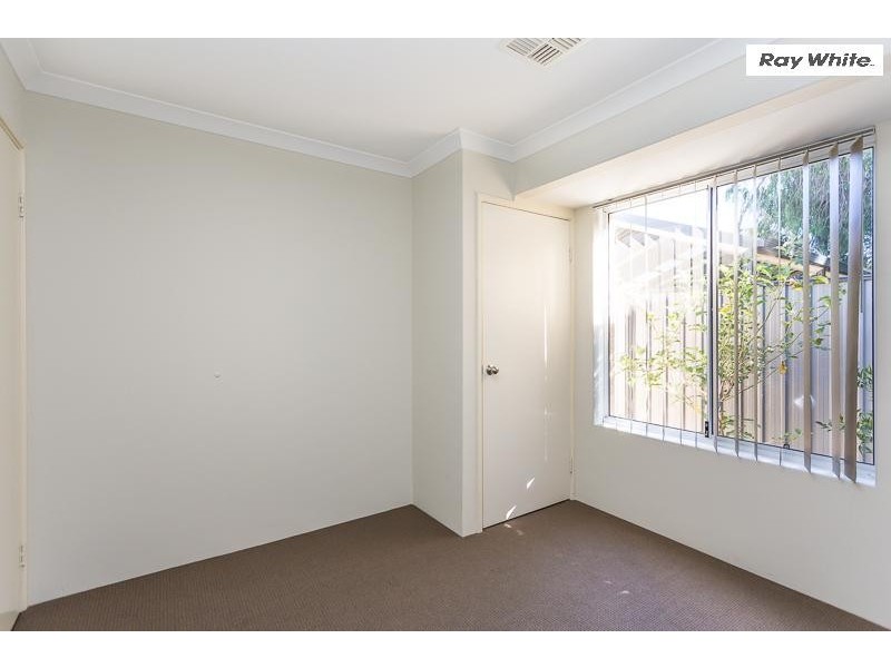 8a Woburn Way, Kelmscott WA 6111