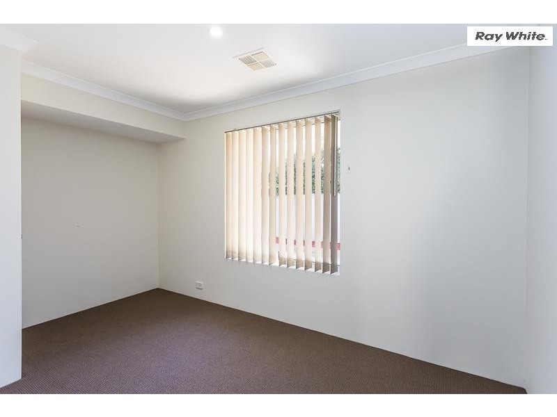 8a Woburn Way, Kelmscott WA 6111