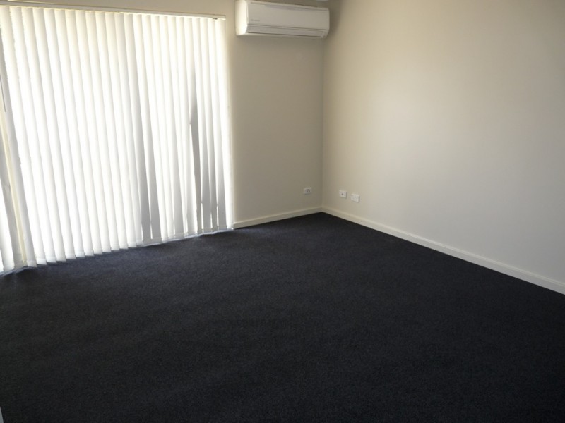 8b Devonshire Terrace, Armadale WA 6112