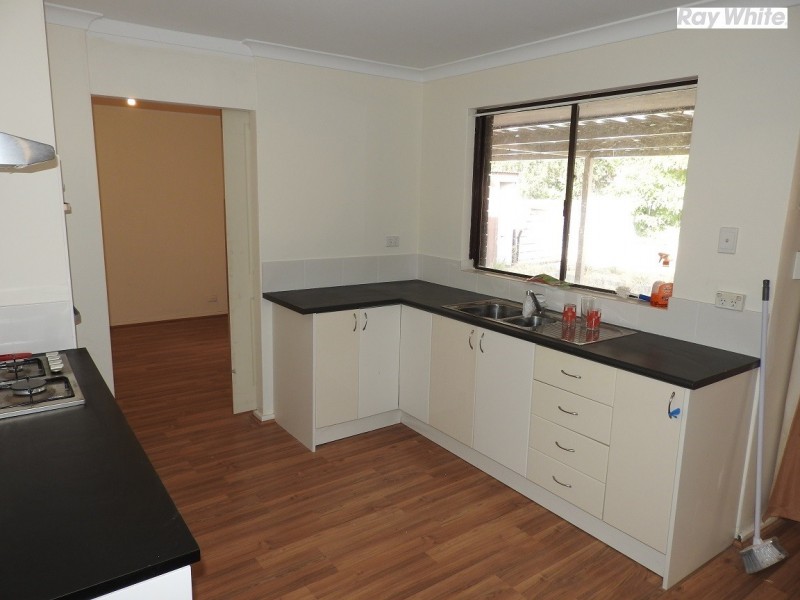 7 Faraday Street, Camillo WA 6111