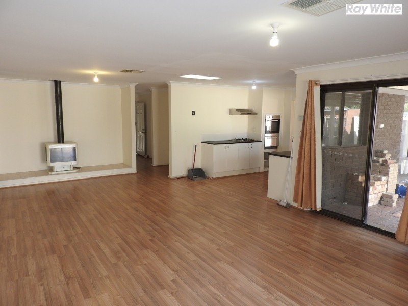 7 Faraday Street, Camillo WA 6111