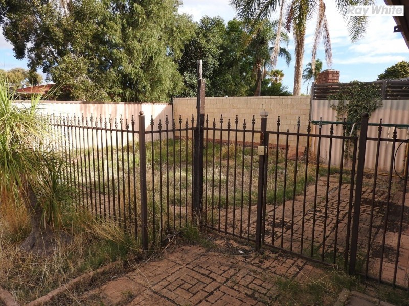 7 Faraday Street, Camillo WA 6111