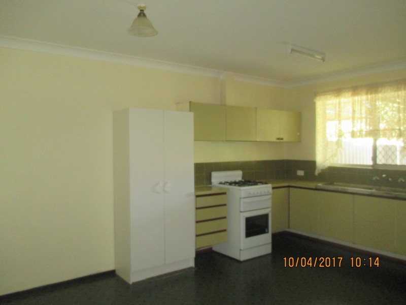 10 Forest Court, Armadale WA 6112