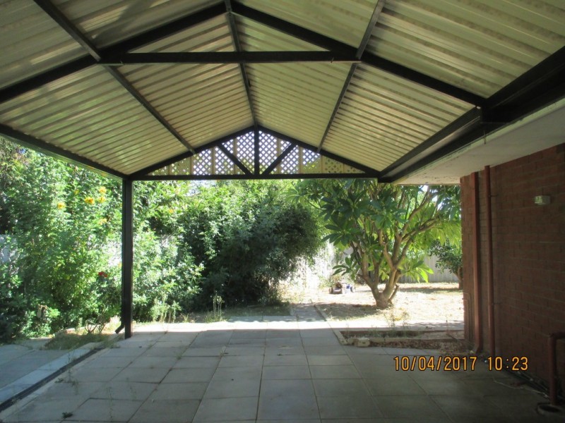 10 Forest Court, Armadale WA 6112