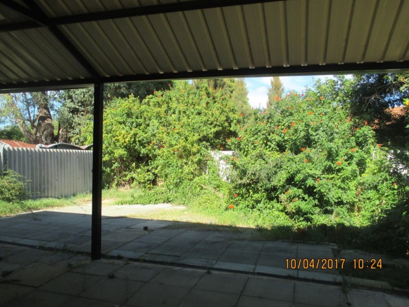 10 Forest Court, Armadale WA 6112