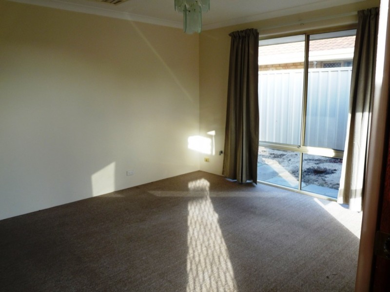 5 River Bank Drive, Gosnells WA 6110
