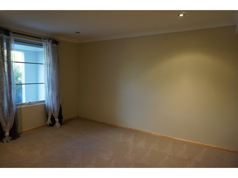 41 Barrington Avenue, Champion Lakes WA 6111