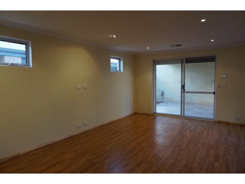 41 Barrington Avenue, Champion Lakes WA 6111