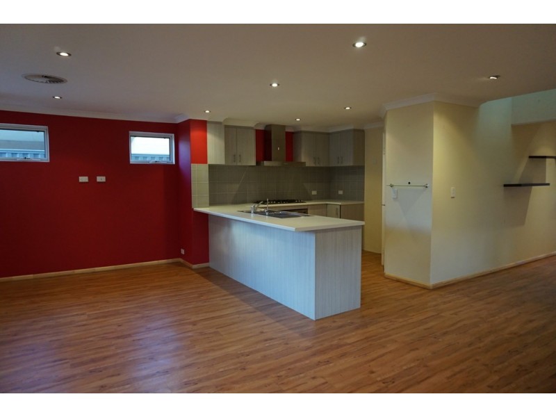 41 Barrington Avenue, Champion Lakes WA 6111