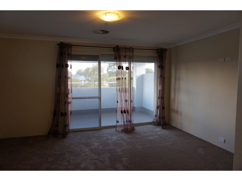 41 Barrington Avenue, Champion Lakes WA 6111