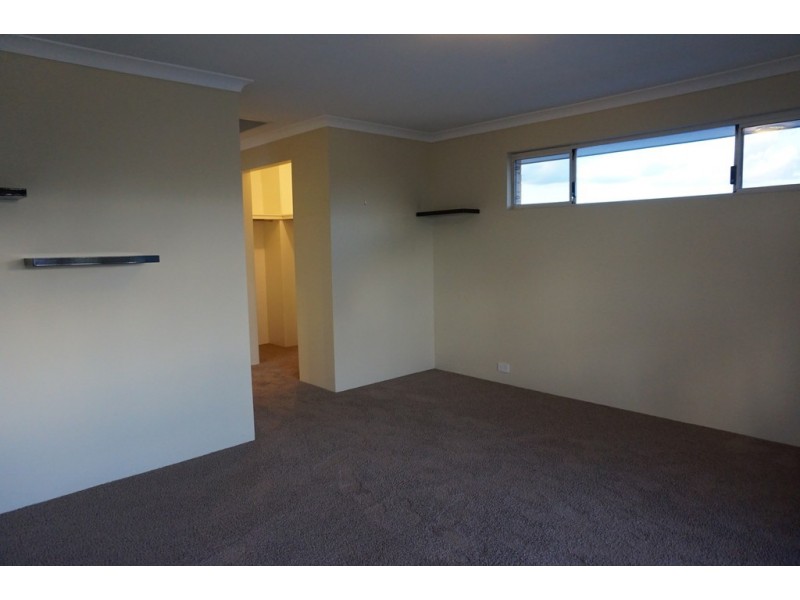 41 Barrington Avenue, Champion Lakes WA 6111