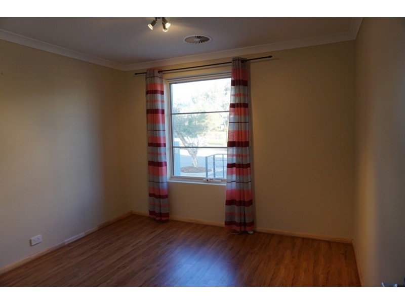 41 Barrington Avenue, Champion Lakes WA 6111